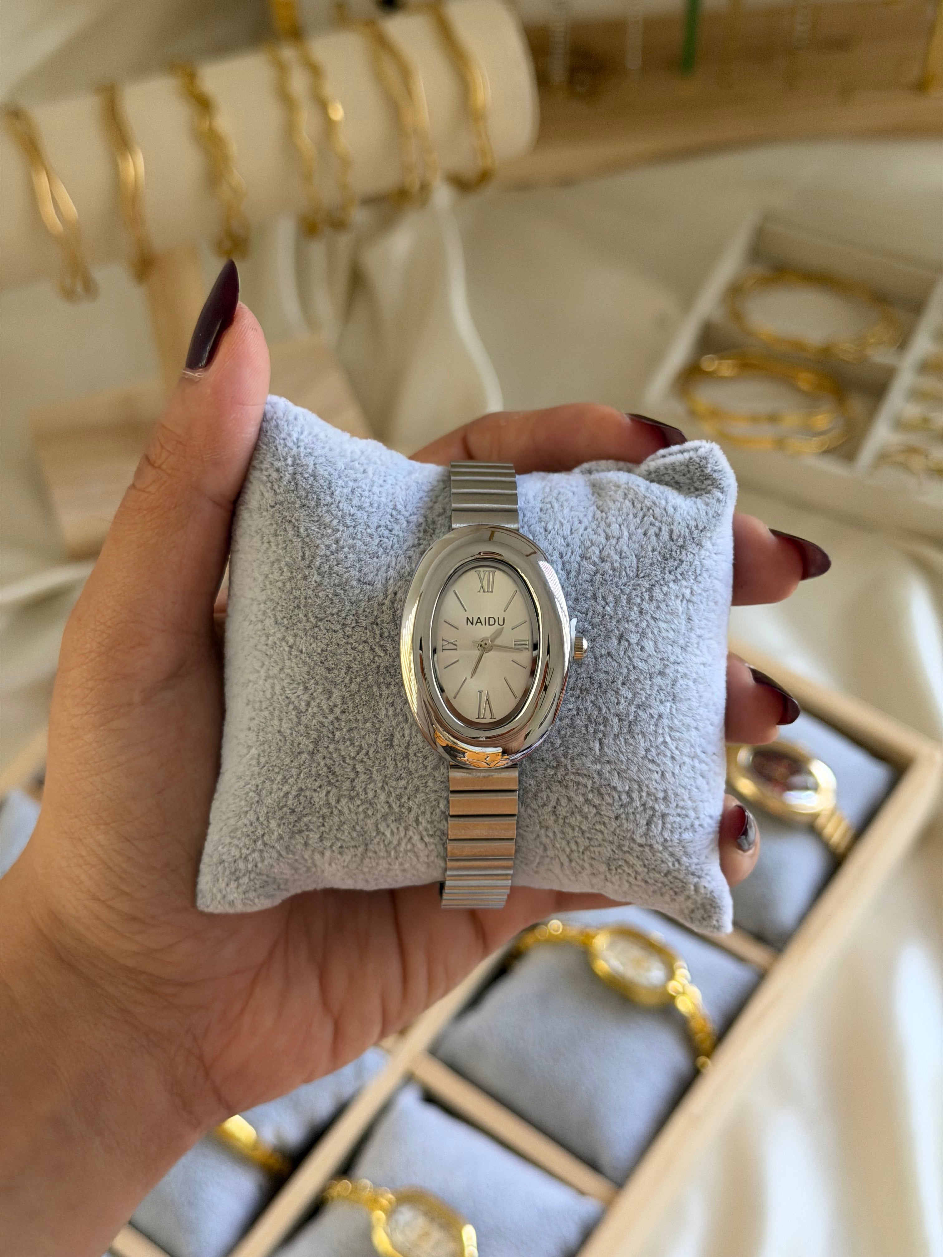 Silver Oval Dial Vintage Watch