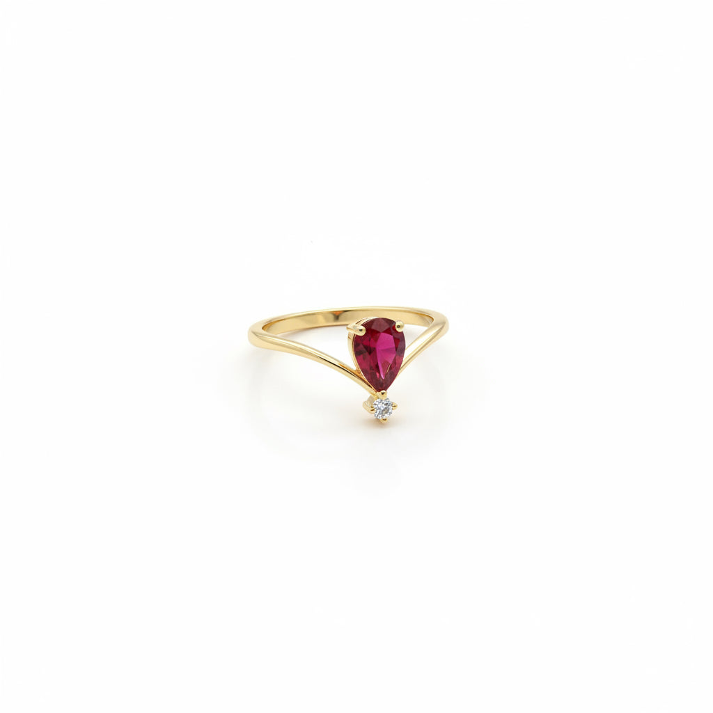 Ruby Queen Ring 18k Gold Plated