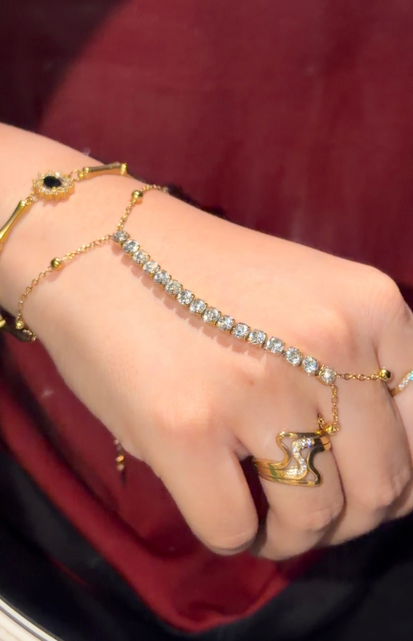 Gold Tennis Handchain