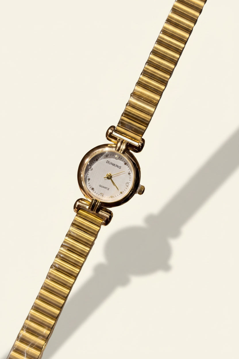 Round Classic Vintage Watch (White)